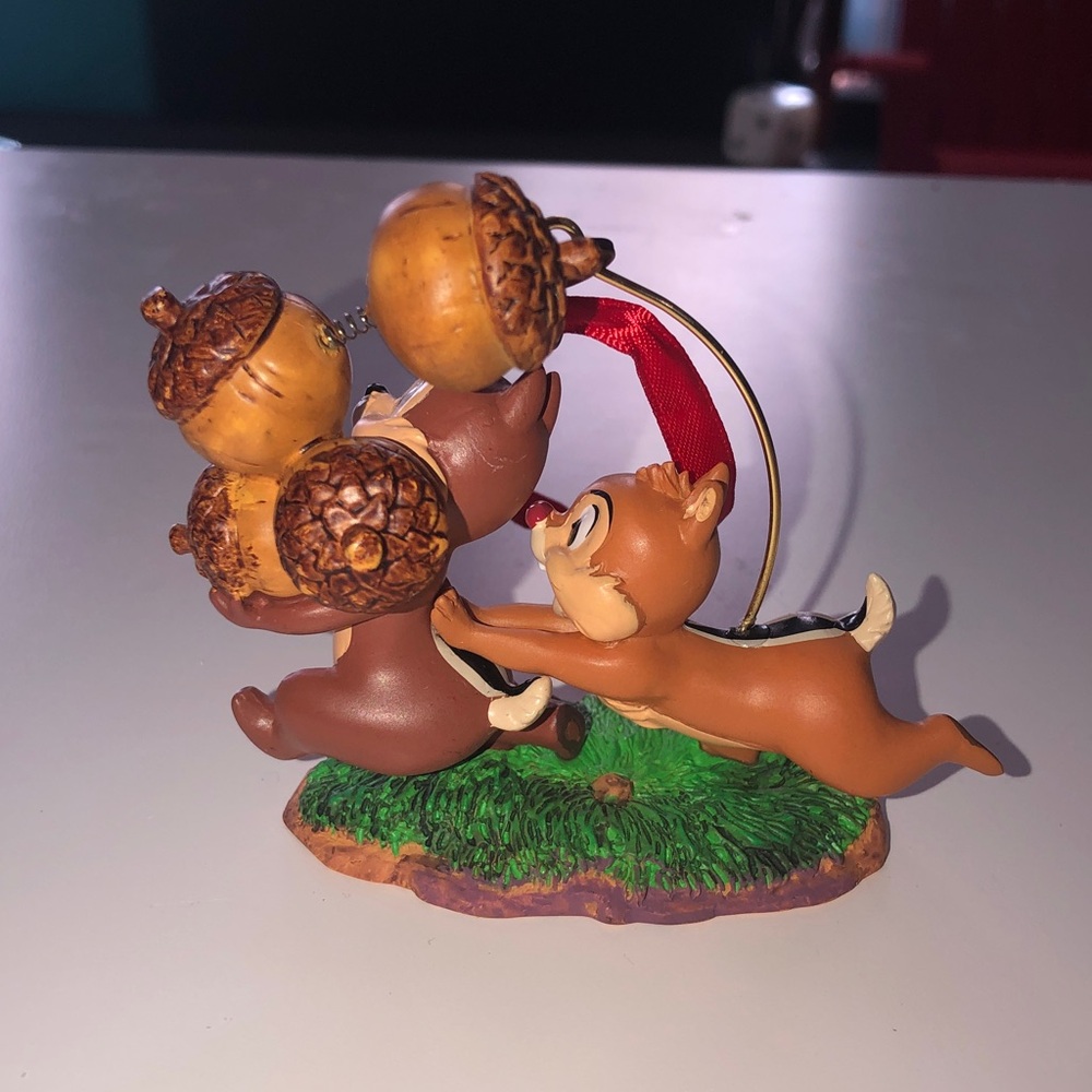 🧘🏻‍♀️ Disney Chip and Dale with Movable Acorn Ornament - Picture 4 of 4